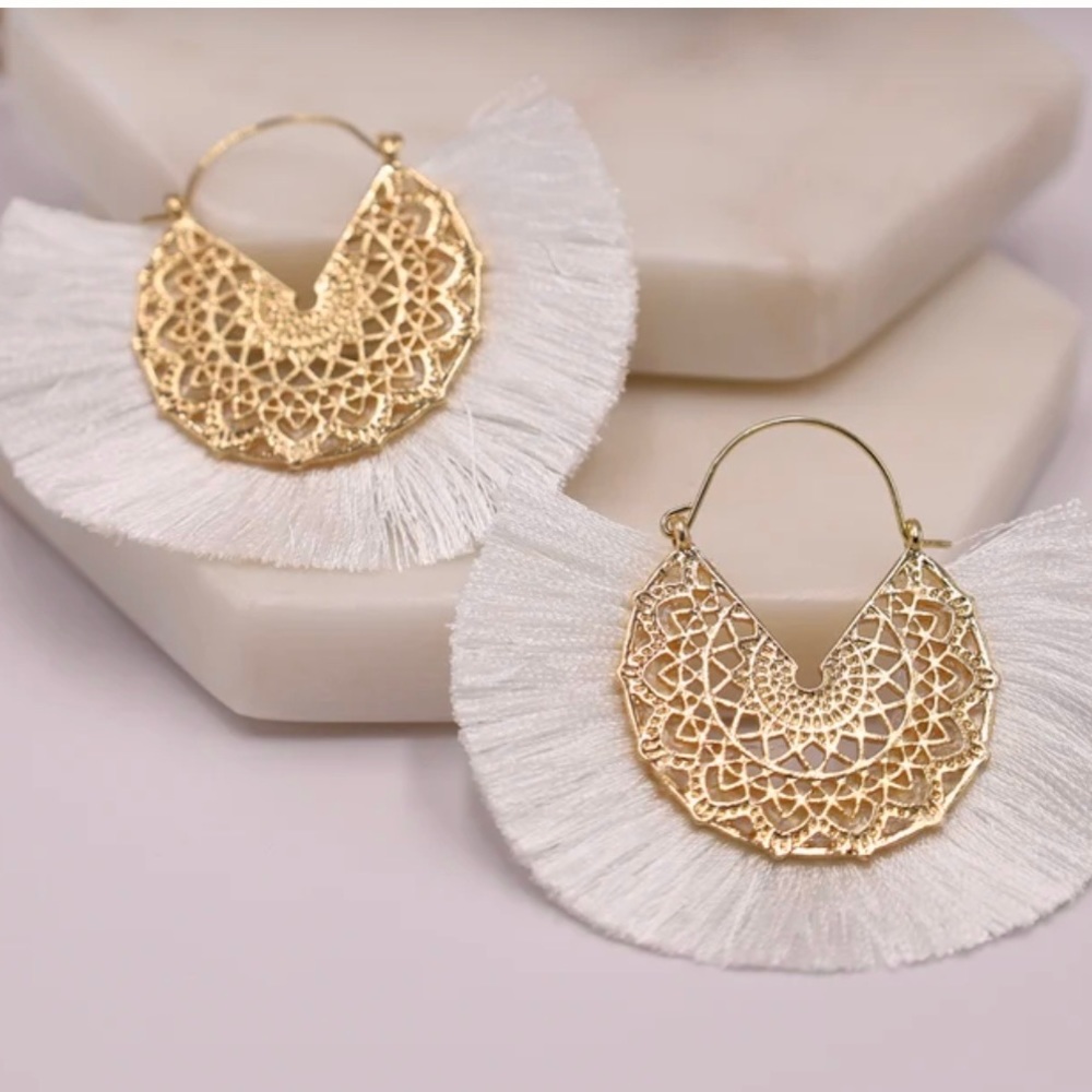 White and Gold Fan Tassel Post Dangle Earring